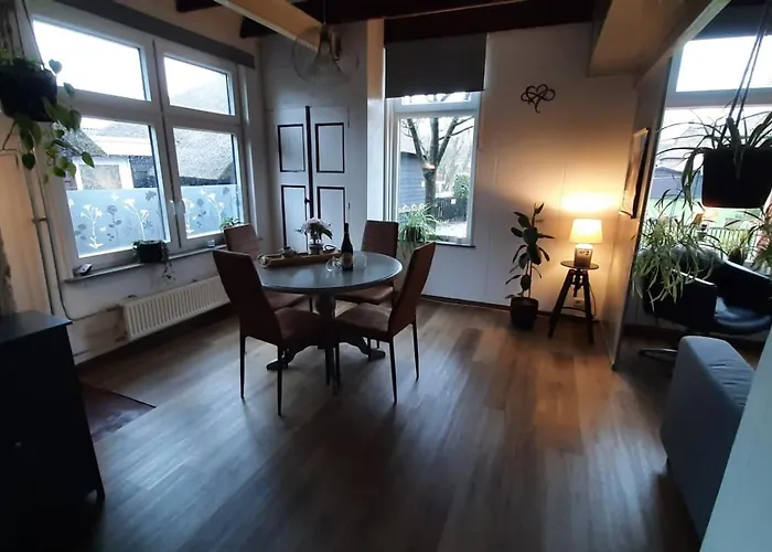 Holiday home Marlot Giethoorn